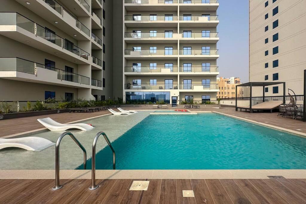 דובאי Waves - Stylish 1Br Close To Img World & Global Village מראה חיצוני תמונה